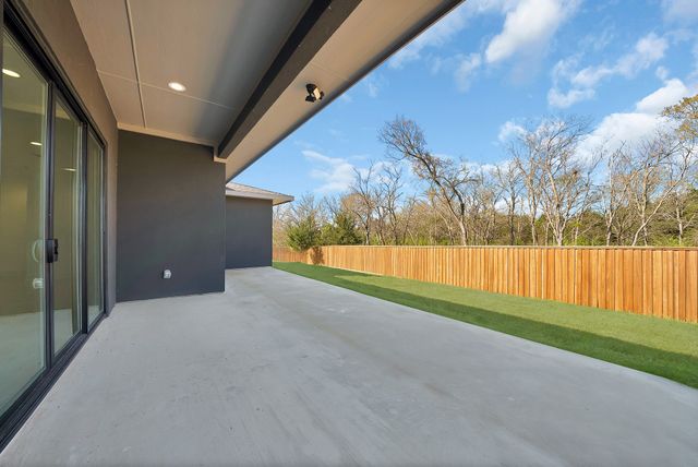 309 Whispering Way, Red Oak, TX 75154