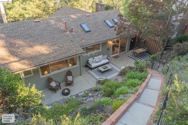 7094 Pinehaven Rd, Oakland, CA 94611