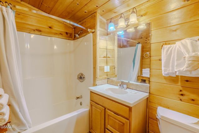 1321 Wears Valley Road, Townsend, TN 37882