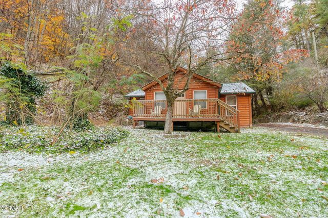 1321 Wears Valley Road, Townsend, TN 37882