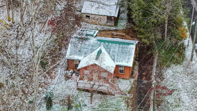 1321 Wears Valley Road, Townsend, TN 37882