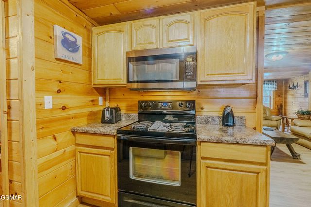 1321 Wears Valley Road, Townsend, TN 37882