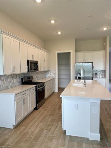 7133 Oak Flats CT, North Fort Myers, FL 33917