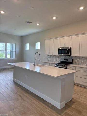 7133 Oak Flats CT, North Fort Myers, FL 33917