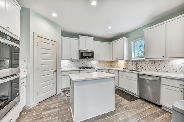 1508 Harvest Vine Court, Friendswood, TX 77546