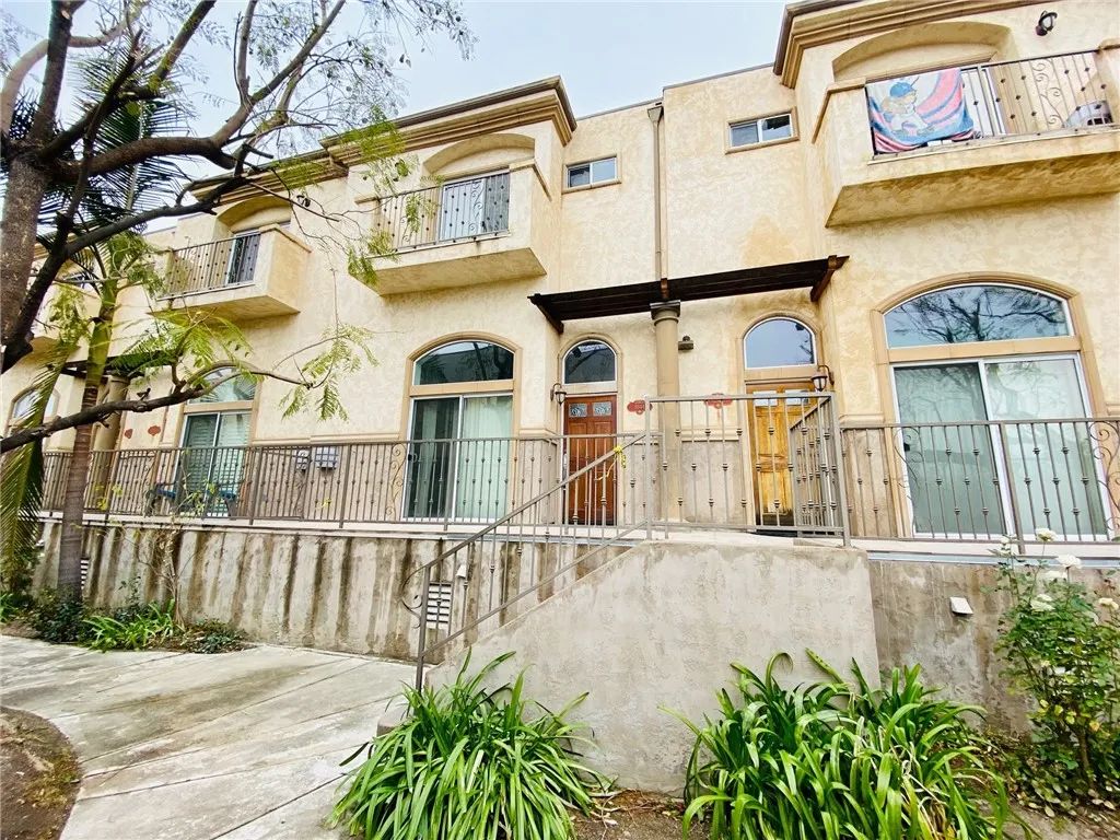 8844 Darby, Northridge, CA 91325