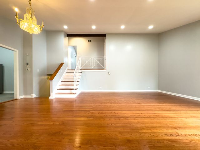 2731 Virginia Lane, Glenview, IL 60025