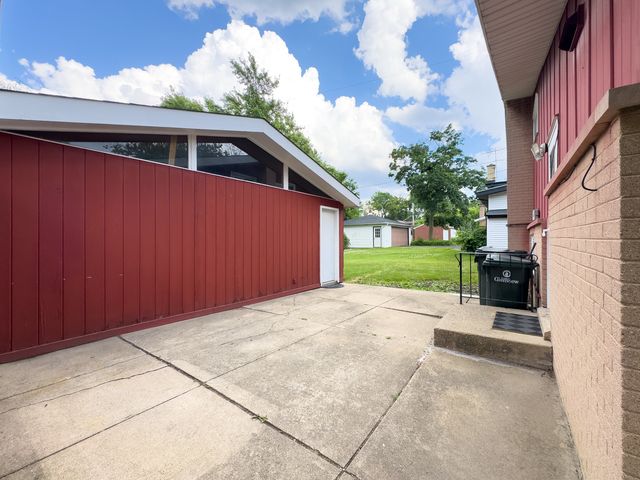 2731 Virginia Lane, Glenview, IL 60025