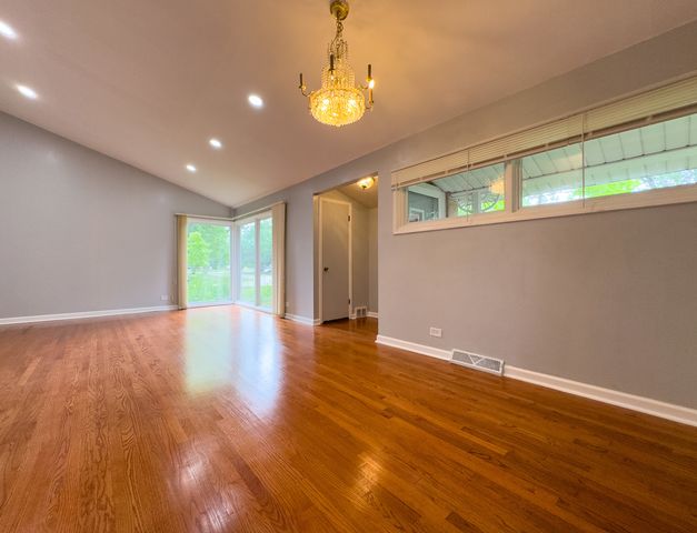 2731 Virginia Lane, Glenview, IL 60025