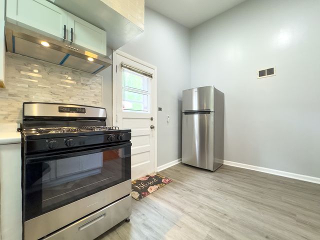 2731 Virginia Lane, Glenview, IL 60025