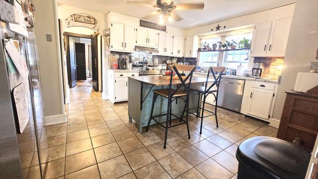 2021 Coles Knob RD NE, Check, VA 24072