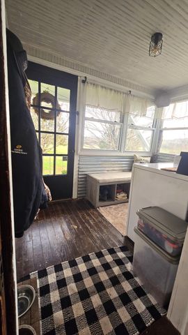 2021 Coles Knob RD NE, Check, VA 24072