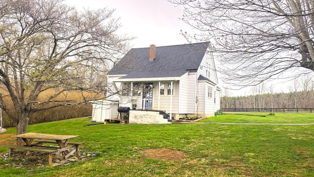2021 Coles Knob RD NE, Check, VA 24072