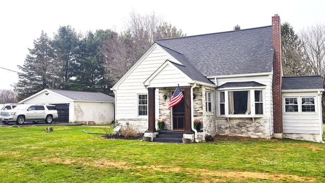 2021 Coles Knob RD NE, Check, VA 24072