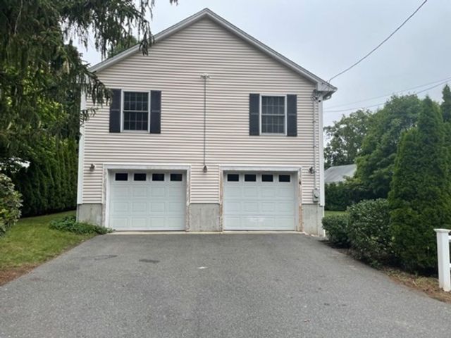 4 Brook 4, Stoneham, MA 02180