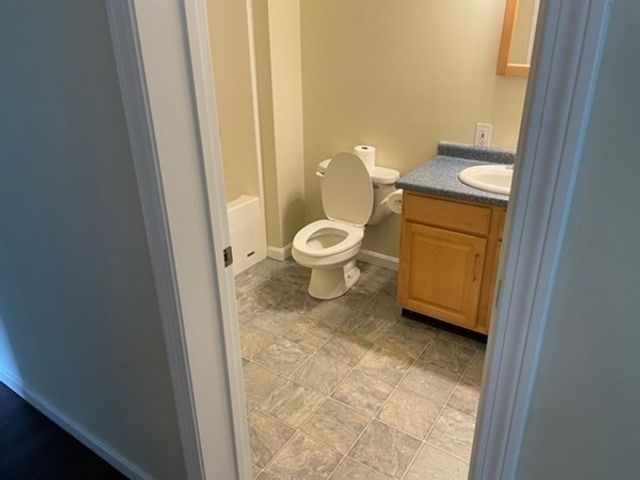 4 Brook 4, Stoneham, MA 02180