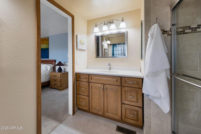661 S Hawes Road 38, Mesa, AZ 85208
