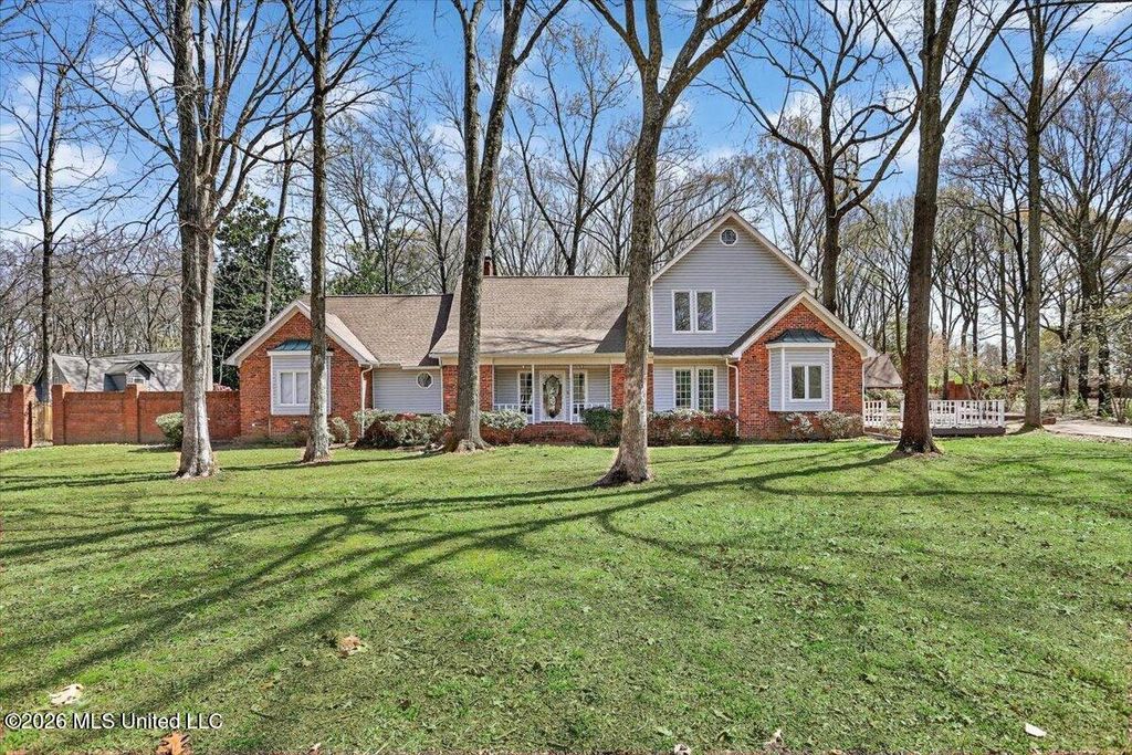 7170 Country Oaks Drive, Southaven, MS 38672 — exterior