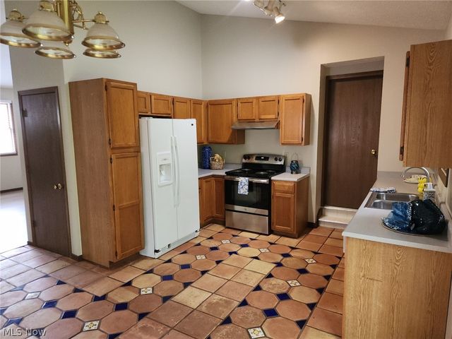 37888 N Doovys Street, Avon, OH 44011