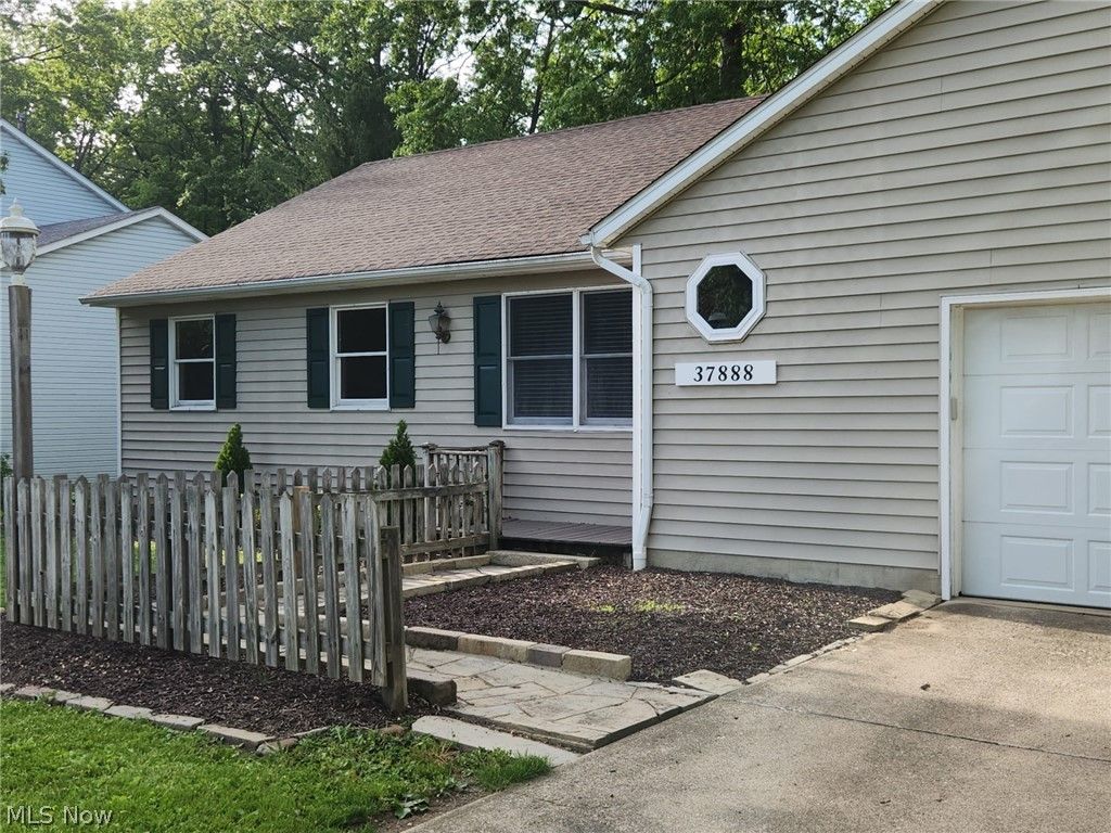 37888 N Doovys Street, Avon, OH 44011