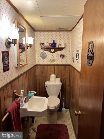 105 FRONEFIELD AVE, Linwood, PA 19061