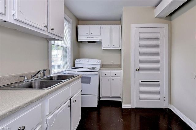 1028 37th ST, Newport News, VA 23607