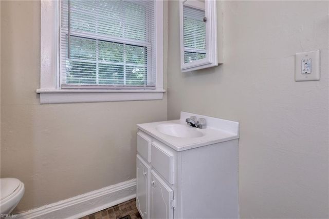 1028 37th ST, Newport News, VA 23607