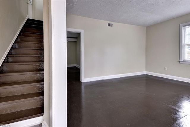 1028 37th ST, Newport News, VA 23607