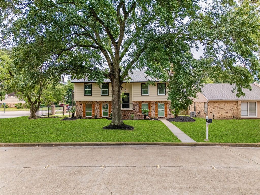 8707 Wind Side Drive, Houston, TX 77040