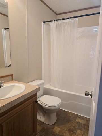 205 W Mcalpin Street, Hebron, IN 46341