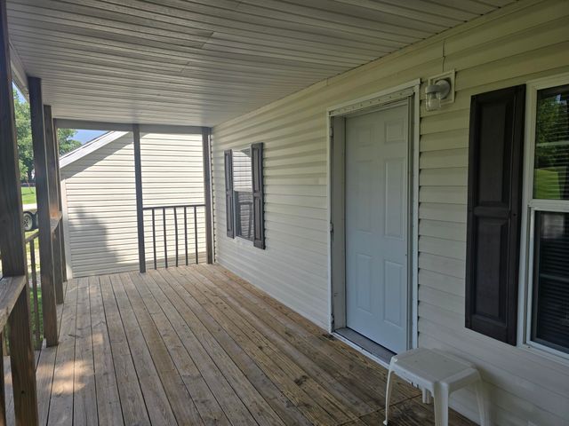 205 W Mcalpin Street, Hebron, IN 46341