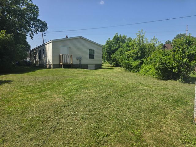 205 W Mcalpin Street, Hebron, IN 46341