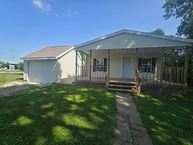 205 W Mcalpin Street, Hebron, IN 46341