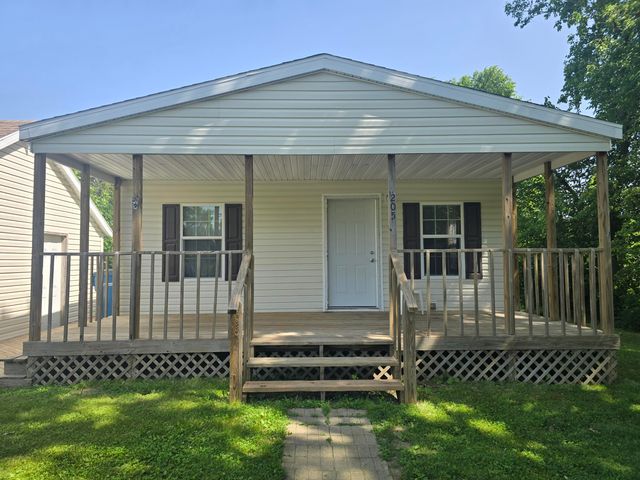 205 W Mcalpin Street, Hebron, IN 46341