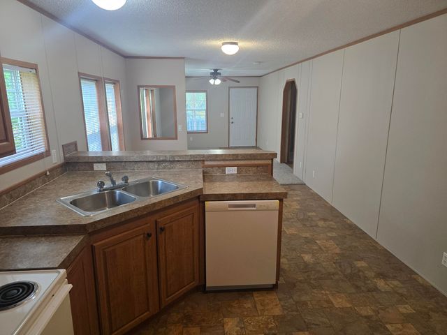 205 W Mcalpin Street, Hebron, IN 46341