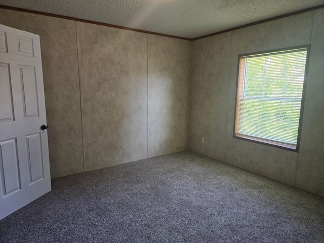 205 W Mcalpin Street, Hebron, IN 46341