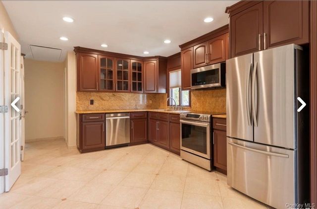 171 Roslyn Road, Mineola, NY 11501