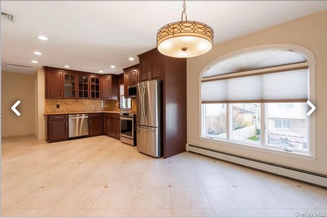 171 Roslyn Road, Mineola, NY 11501