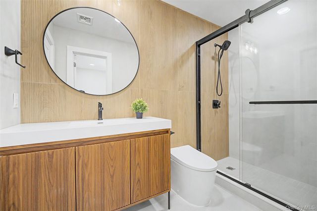 105 Moore Street, New Hyde Park, NY 11040