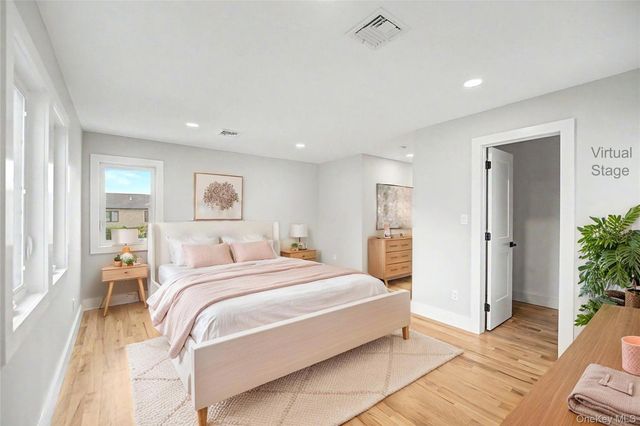105 Moore Street, New Hyde Park, NY 11040