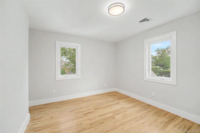 105 Moore Street, New Hyde Park, NY 11040