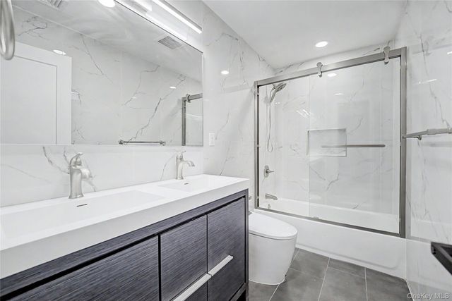 105 Moore Street, New Hyde Park, NY 11040