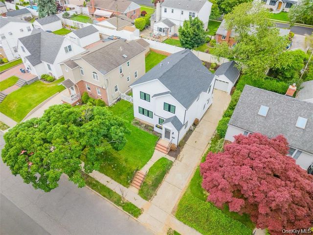 105 Moore Street, New Hyde Park, NY 11040