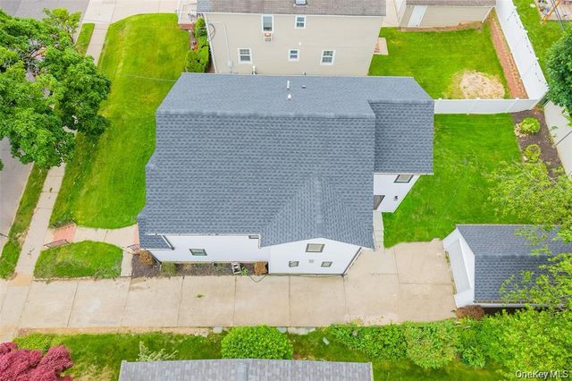 105 Moore Street, New Hyde Park, NY 11040