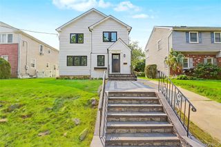 105 Moore Street, New Hyde Park, NY 11040
