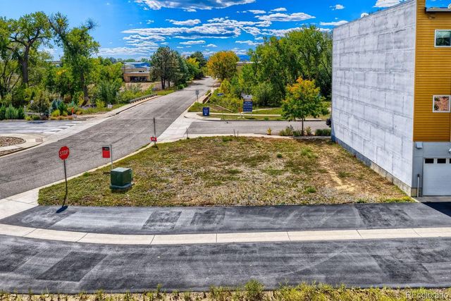 15007 W 68th Place, Arvada, CO 80007