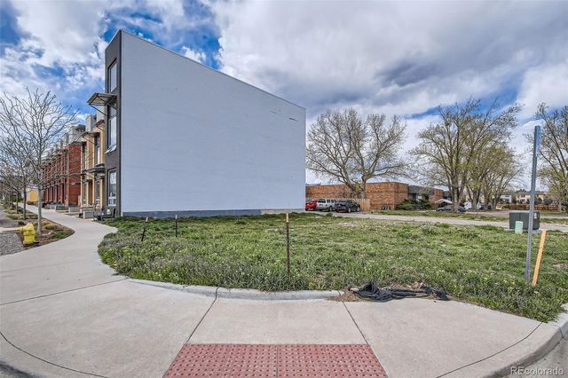 15007 W 68th Place, Arvada, CO 80007