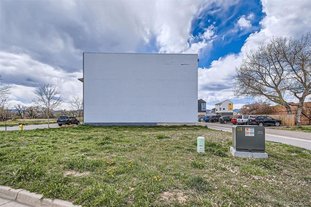 15007 W 68th Place, Arvada, CO 80007