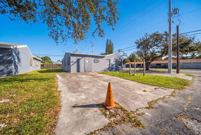 1900 N 66TH Avenue, Hollywood, FL 33024