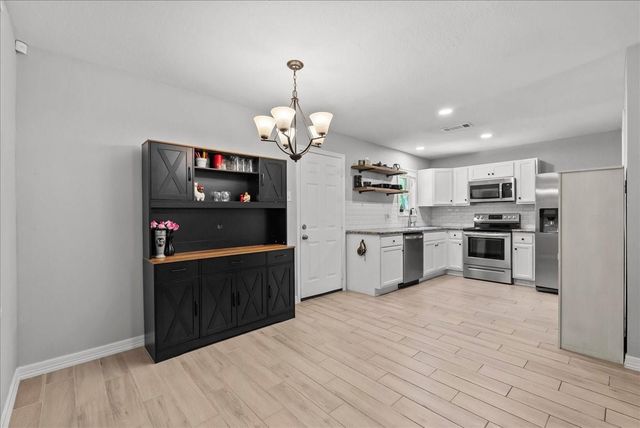 2806 4th Avenue N, Texas City, TX 77590